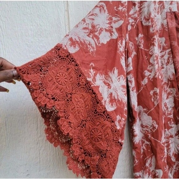 Kimchi Blue floral lace detail  open front bohemian kimono cardigan sz S - Picture 2 of 5